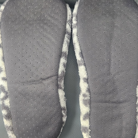 Slippers - Picture 2 of 2